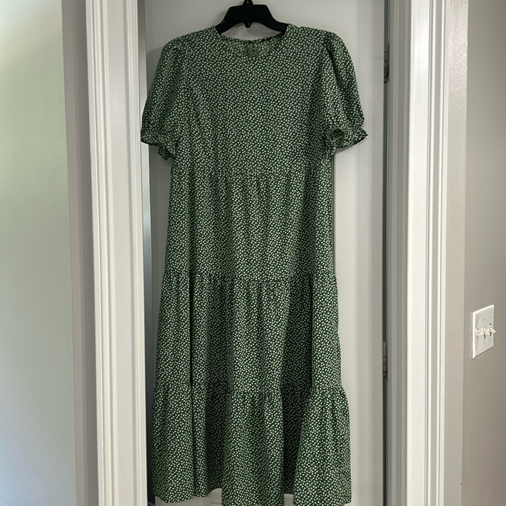 Pretty garden green floral size S